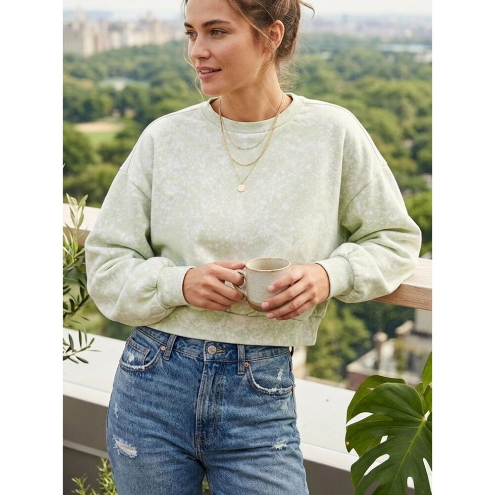 Cropped Acid Wash Daily Practice Urban Outfitters Sage Green Sweatshirt Size‎ S